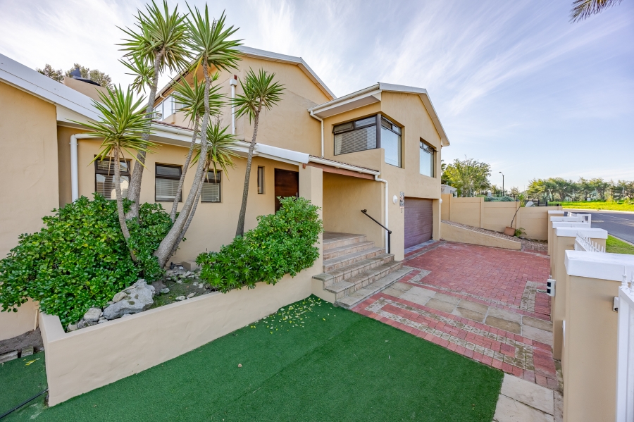4 Bedroom Property for Sale in Flamingo Vlei Western Cape
